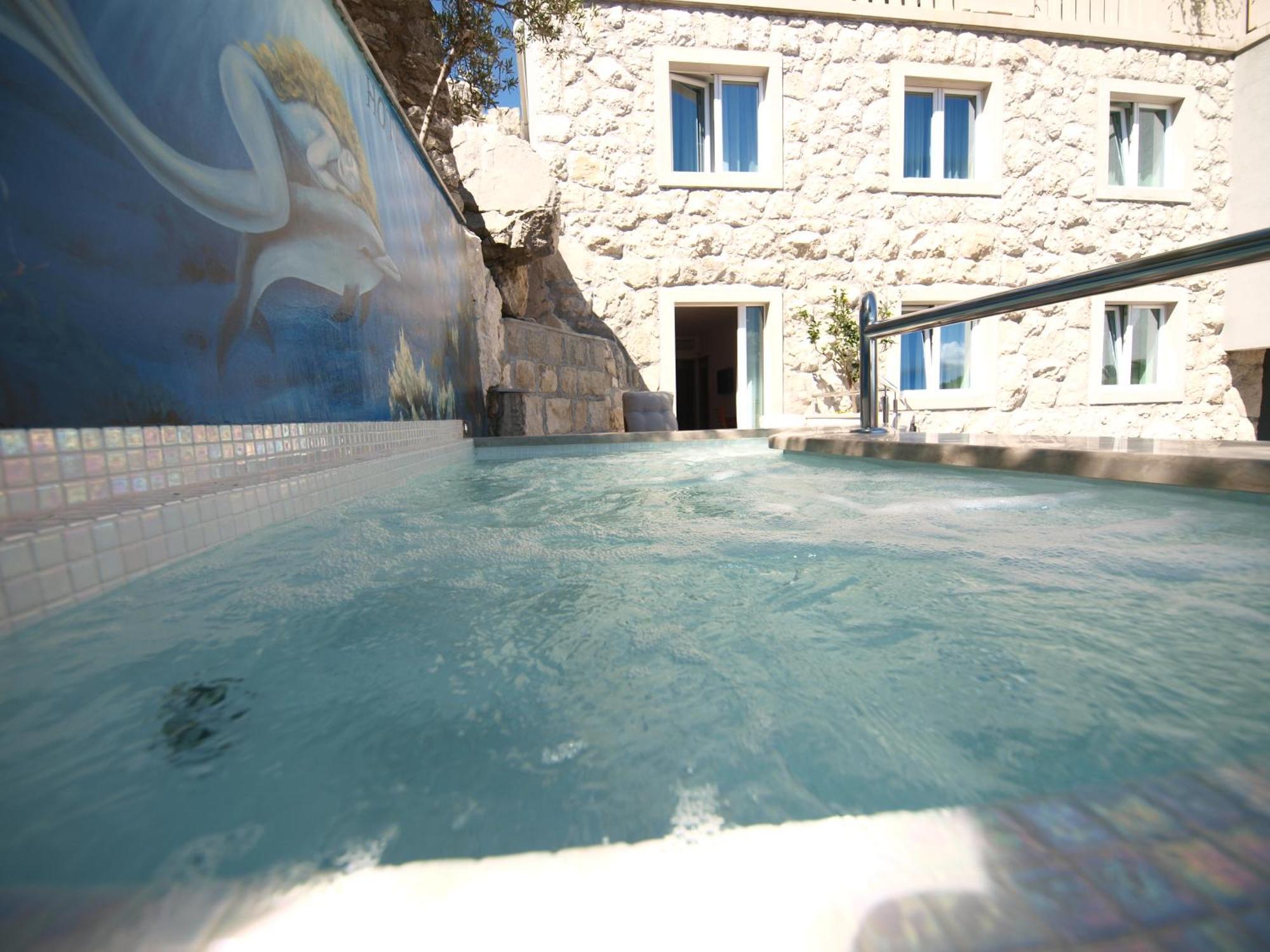 Dvor (adults Only) 3*