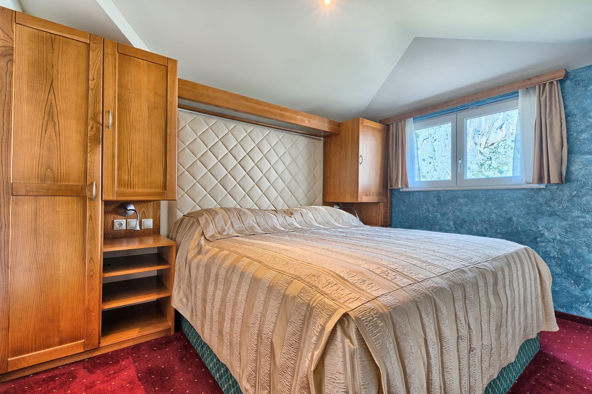 Dvor (adults Only) 3*